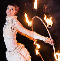 Showacts Feuershow Lisa Looping